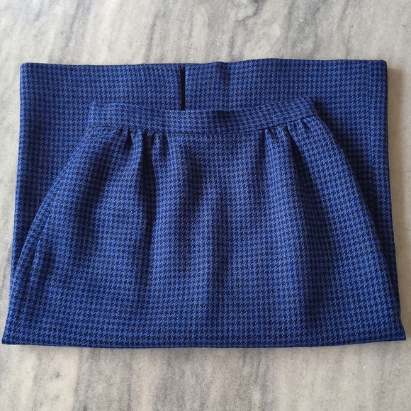NWOT. Woman's 100% Wool full lined midi skirt. - Picture 1 of 4
